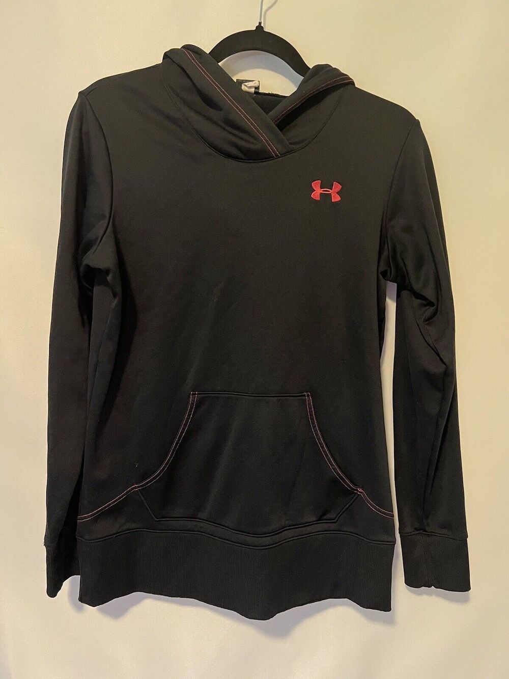 Under Armour Women Black with Pink stitching Pullover Hoodie M